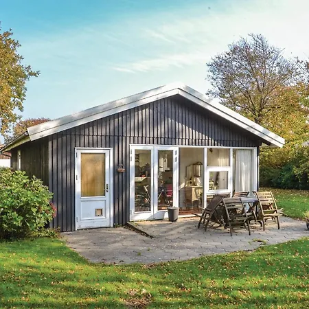 Semesterbostad Three-bedroom In V